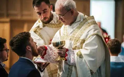 Massive Survey Shows Receiving Communion in Hand IS THE CAUSE for LOSS OF FAITH